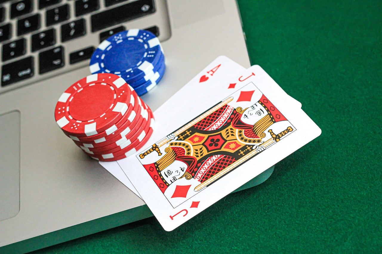 Tampilan studio live Speed Roulette di pandahoki dengan dealer profesional